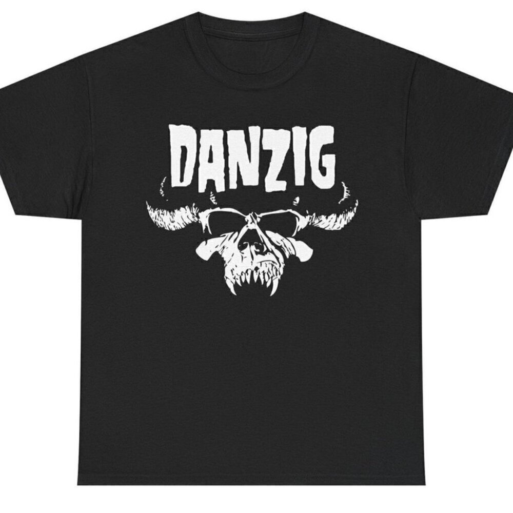 Danzig Skull Graphic Retro Metal Band Unisex T-Shirt .